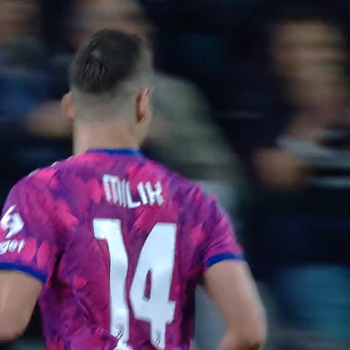Se ci provano David, Openda e Vlahovic finiscono in terapia intensiva. Carro ancora aperto per poco 🎟️