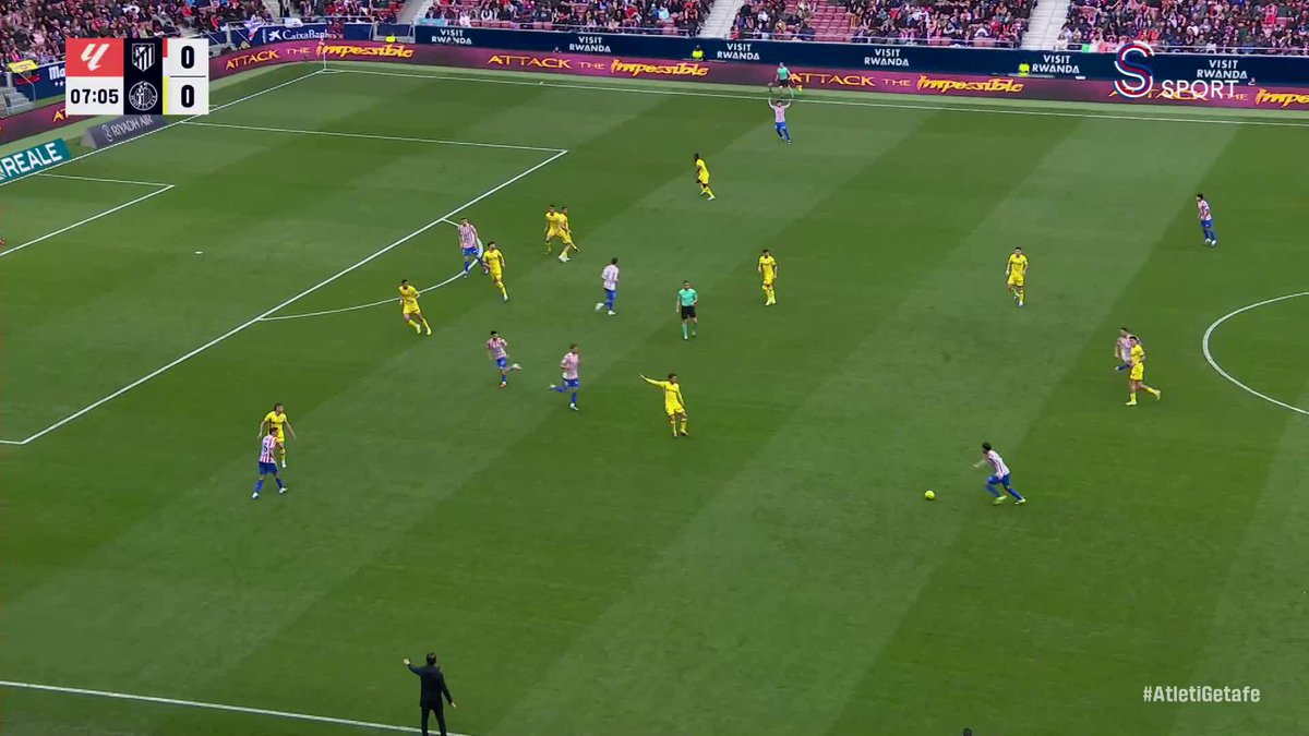 Atletico Madrid oyuncusu Molina, olağanüstü bir gol attı.