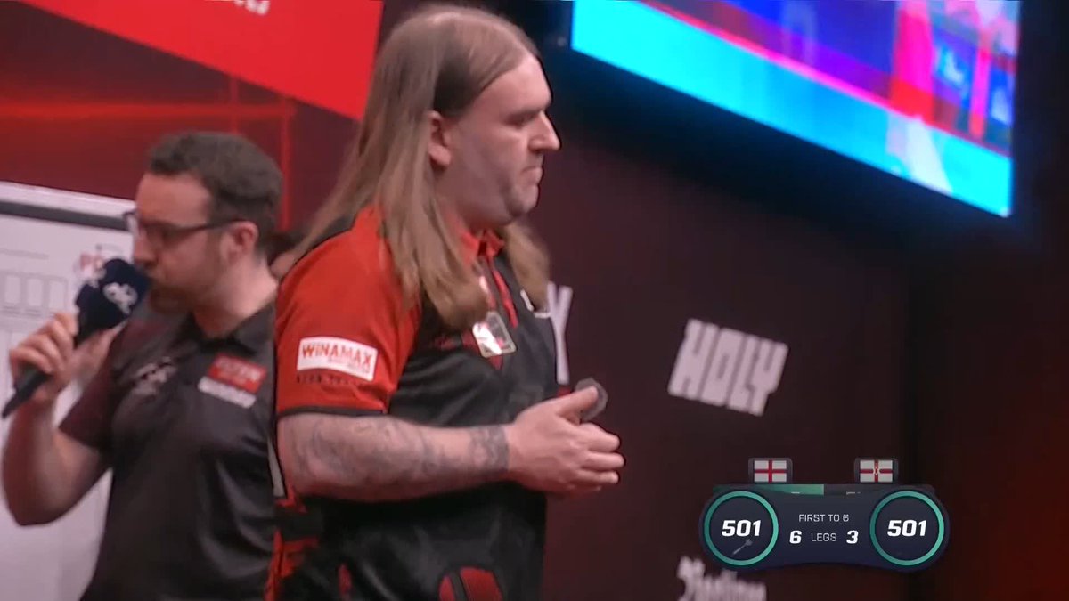 SEARLE POWERS ON! A heavy scoring display from Heavy Metal, who defeats Daryl Gurney to set up a clash with either Richard Veenstra or Martin Schindler in round three! 📺 #ET2