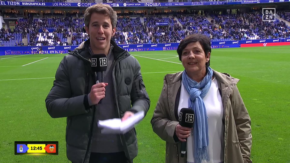 "Yo le doy suerte al Valencia" 🗣️ El show de la madre de Diego López antes del partido 😂 #LALIGAenDAZN ⚽️