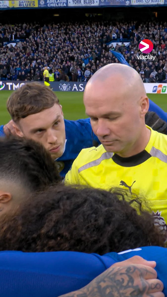 "Man ska ju vara god vän med domaren, men en udda gest ifrån Chelsea minst sagt" 🔵😅