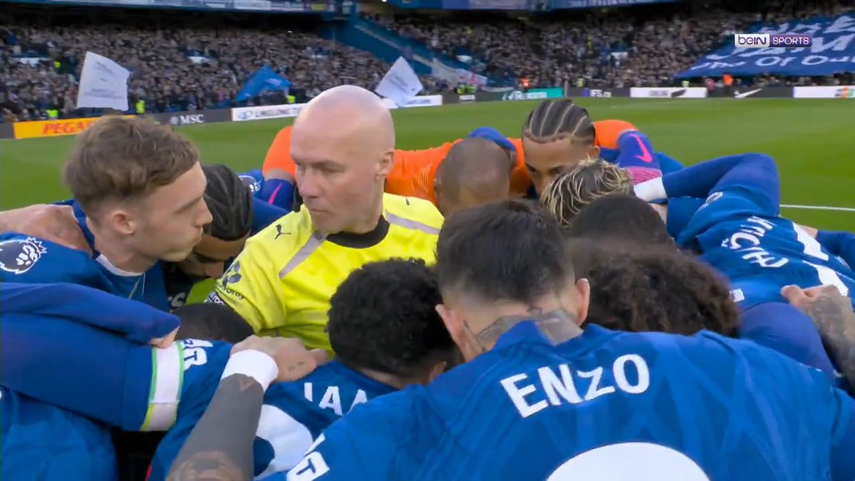 Chelsea takım toplantısına yanlışlıkla dahil olan hakem Paul Tierney… 😅