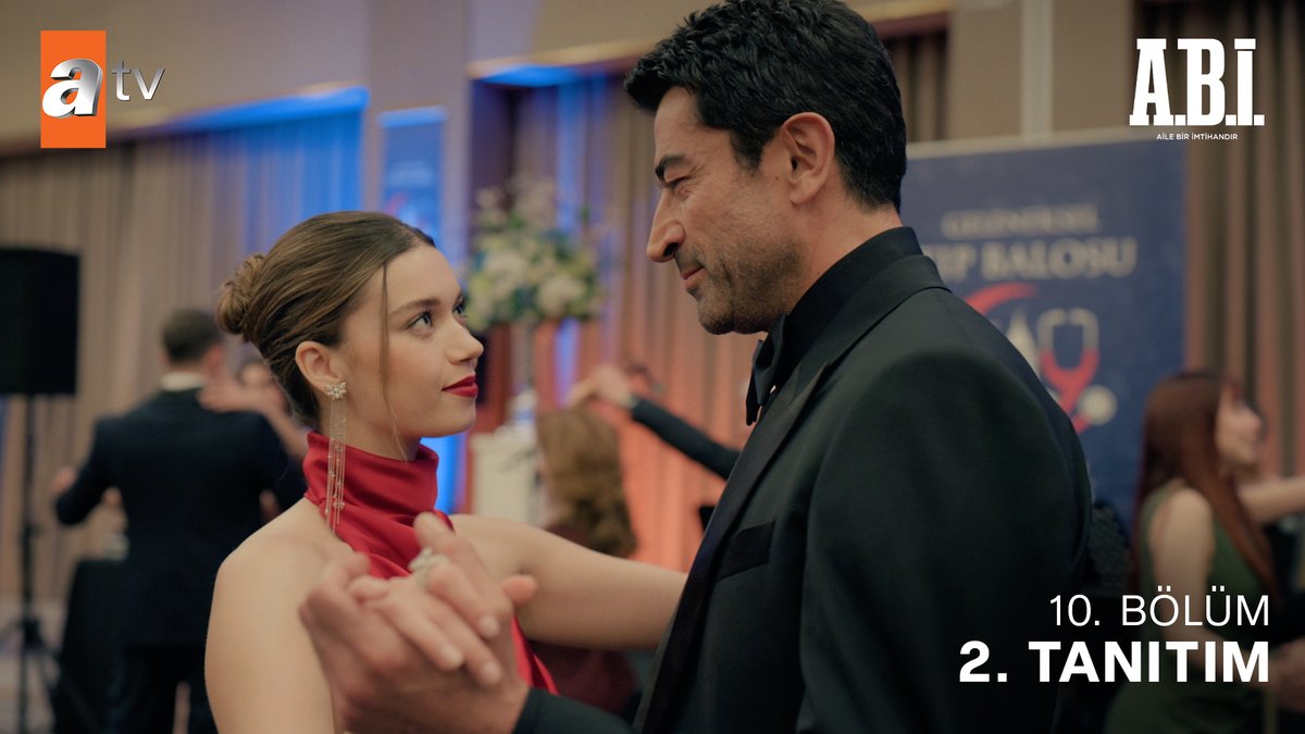 “Ben izini sürdüm sen avı buldun, bence bir zafer dansını hak ettik biz!” 10. Bölüm 2. Tanıtım A.B.İ. yeni bölümüyle Salı 20.00'de atv'de! #AbiDizisi atv