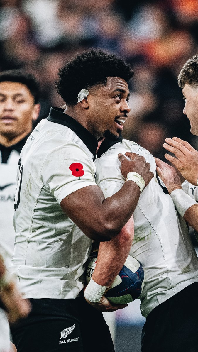 This try at the Stade de France 🤯 Peter Lakai's first Test try against France in 2024.
