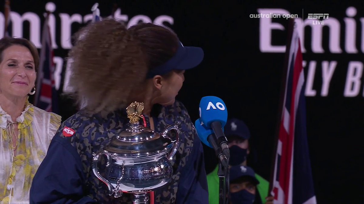This is the Funniest…AO 21 Ceremony 🤣 Osaka : "Do you prefer to be called Jenny or Jennifer?" "Jenny" Osaka : "Ok, I'd like to congratulate Jennifer" 🤣🤣