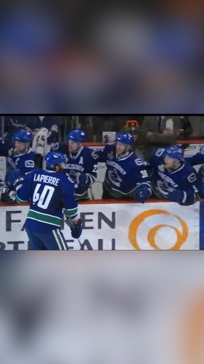 Listen to that pop from the Rogers Arena crowd (🎥: CanucksHD | YouTube)
