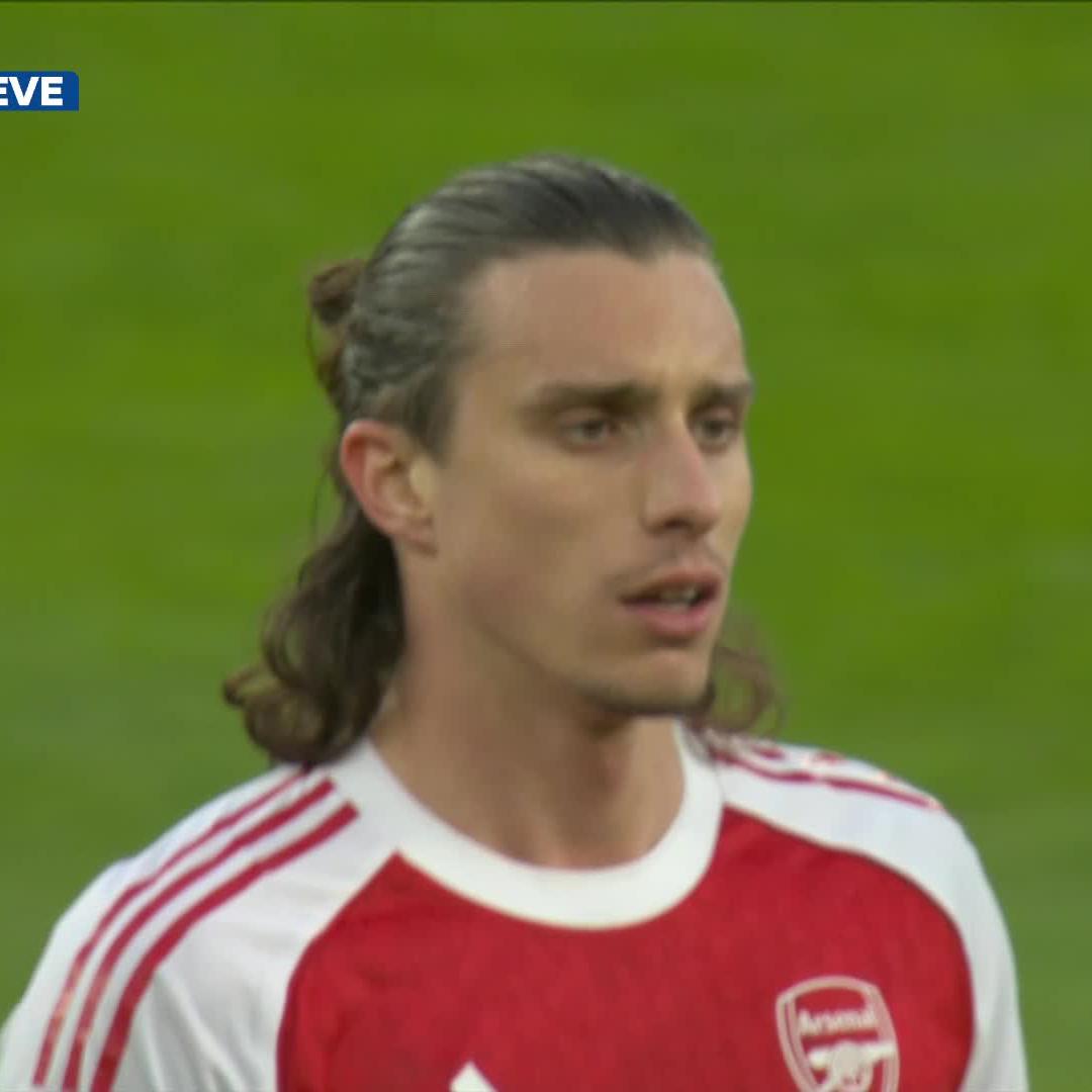 Incredible defending 🤯 How has Riccardo Calafiori done this? 😲👇 📺 Stream #ARSEVE on DStv: