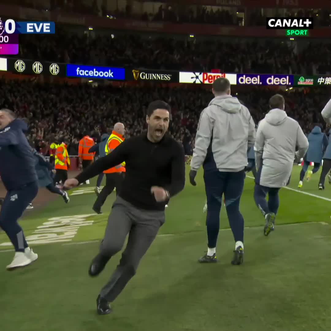 Takhle se dnes proti Evertonu prosadil Max Dowman, který se v 16 letech stal nejmladším střelcem v historii Premier League.👏