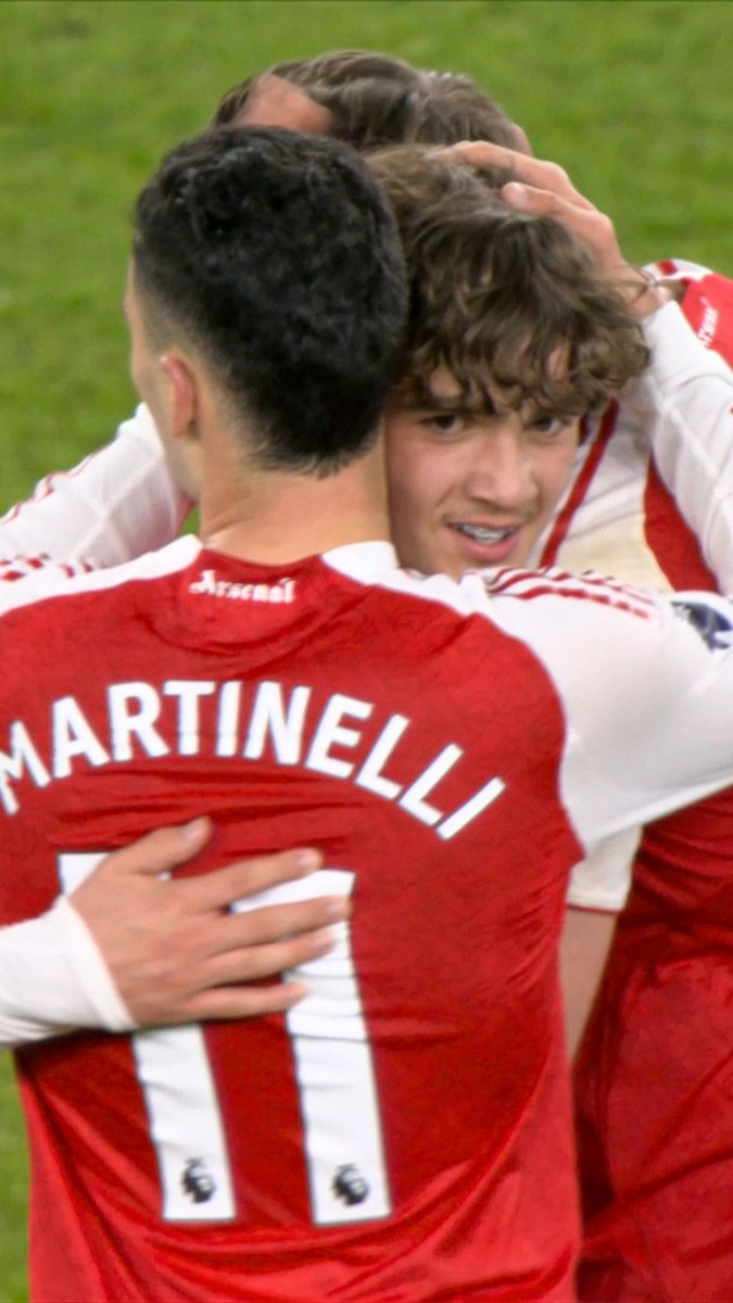 Max Dowman becomes an instant-Arsenal legend as the Gunners beat Everton 🔥 The 16-year-old’s magic helps Arsenal to a crucial win at the Emirates. ↳ Premier League. Live & On Demand with 4K on Football’s New Home, Stan Sport. Stream now. #StanSportAU #PremierLeague