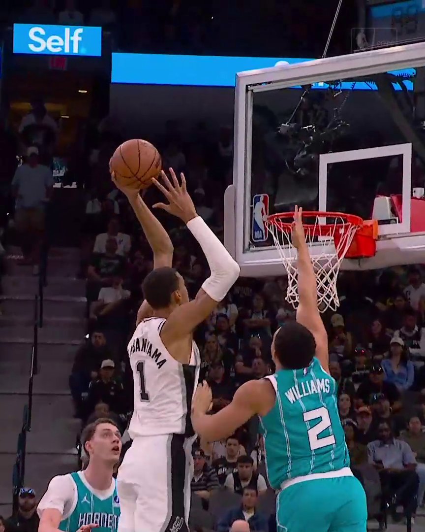 WEMBY POSTER SLAM ๐จ He knew that was nasty too ๐ฎโ๐จ