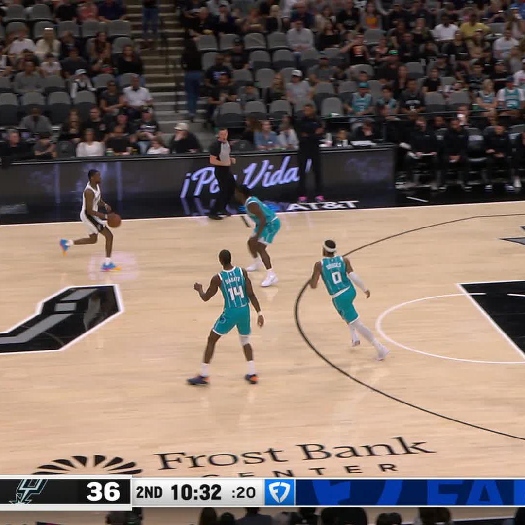 Does every player in San Antonio dunk off of two feet?!?