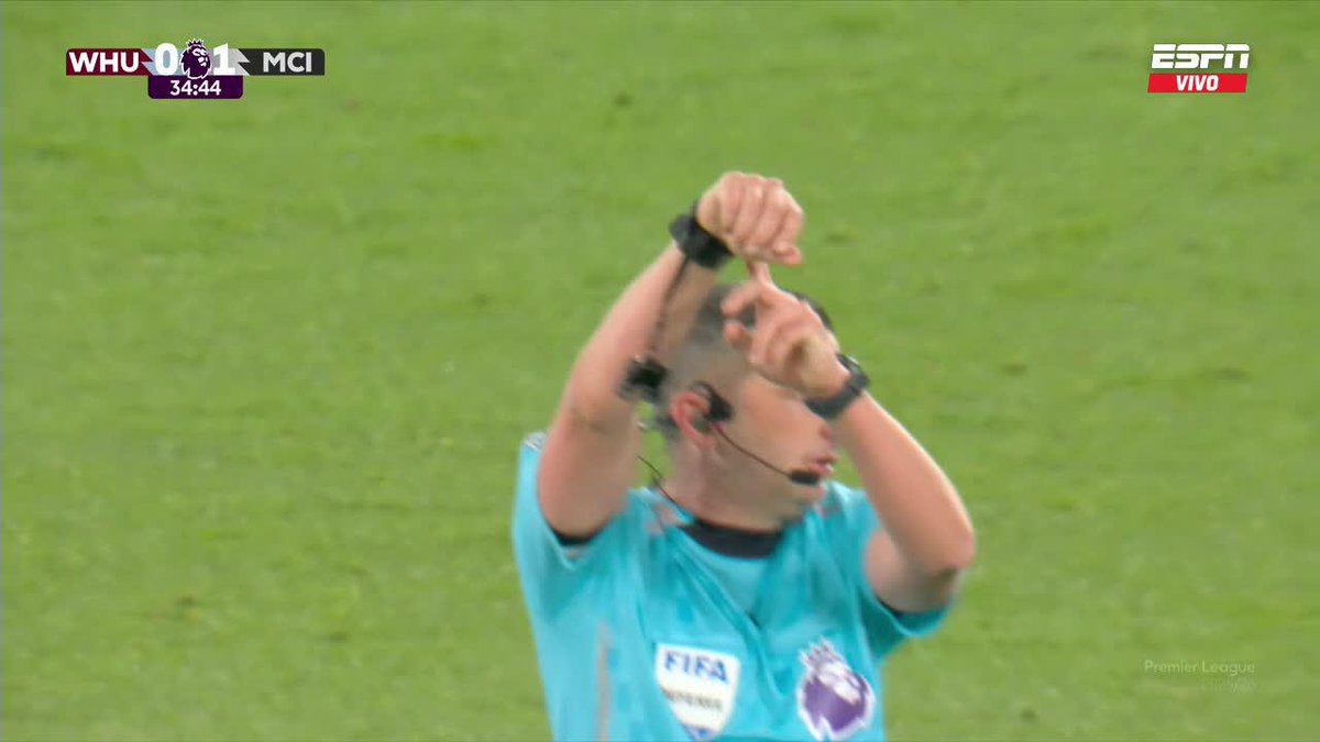 Donnarumma pasó de ser Lev Yashin a convertirse en Marchesin. Qué mal que salió amigo, se está comiendo goles insólitos.