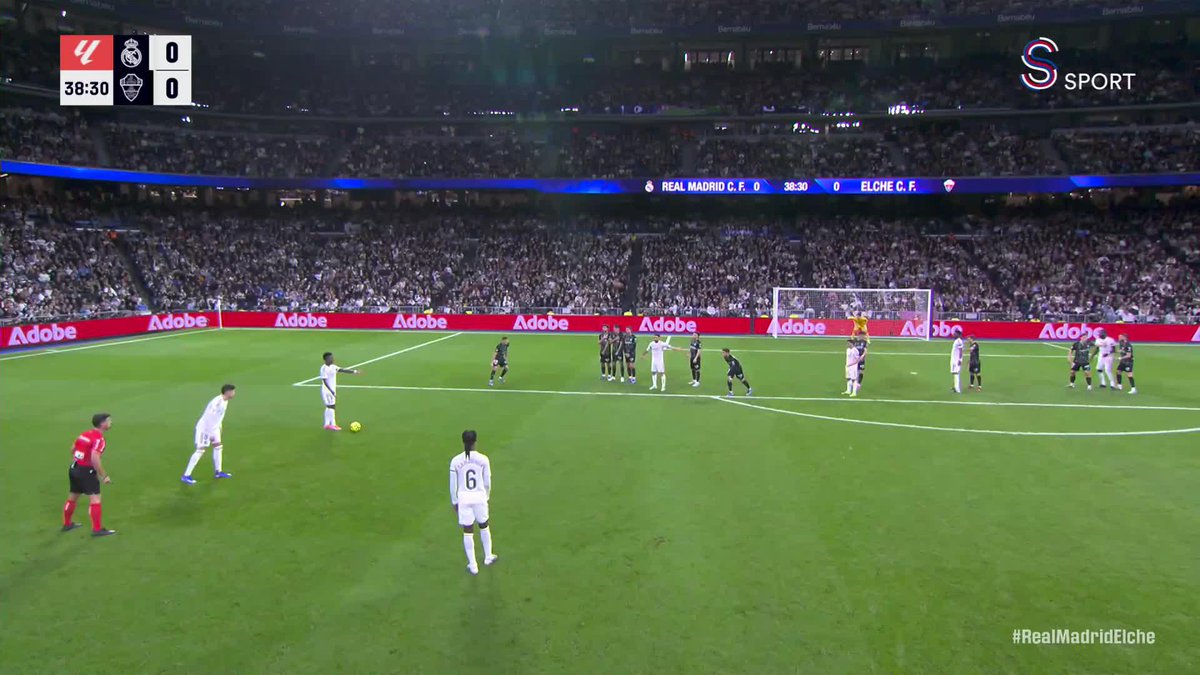 Muhteşem bir kamera açısı… Real Madrid’in golüne saha içinden tanık oluyoruz 🔥