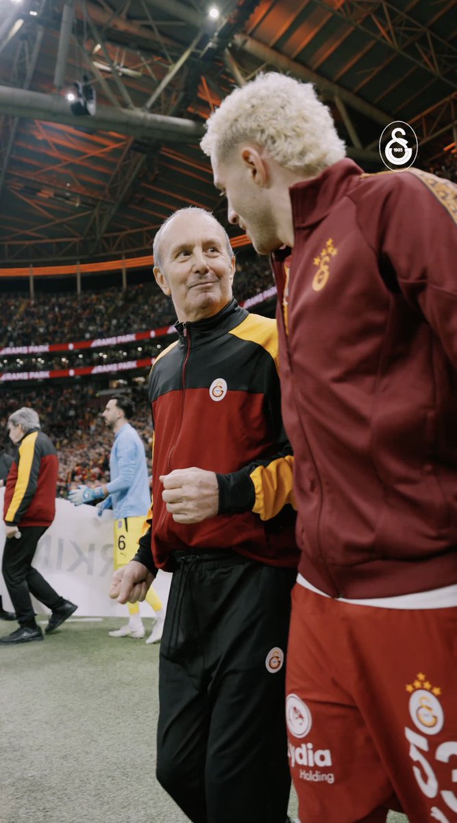 18-24 Mart Yaşlılar Haftası’nda, Galatasaraylılar Yurdu’nun değerli sakinleri seremonide futbolcularımıza eşlik etti. 💛❤️