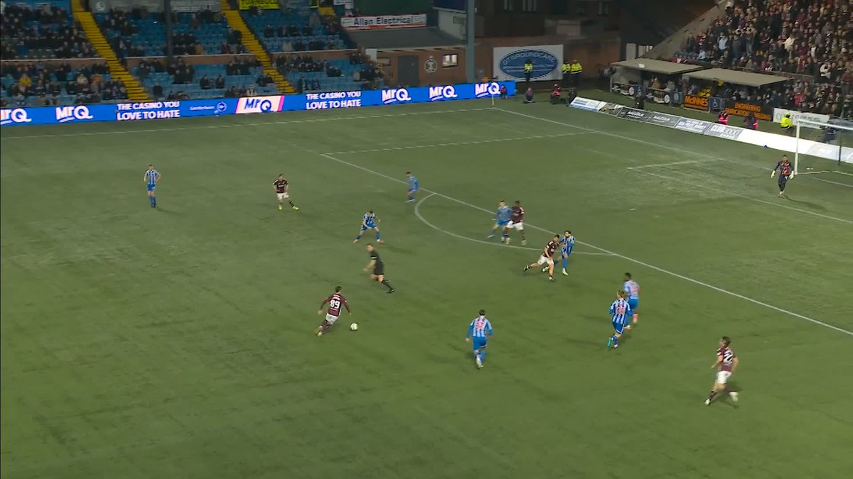 🗣️ “I can’t believe Braga’s stayed on his feet there. If he goes down, the penalty is going to be given.” Should Hearts have been awarded a penalty against Kilmarnock? 💭