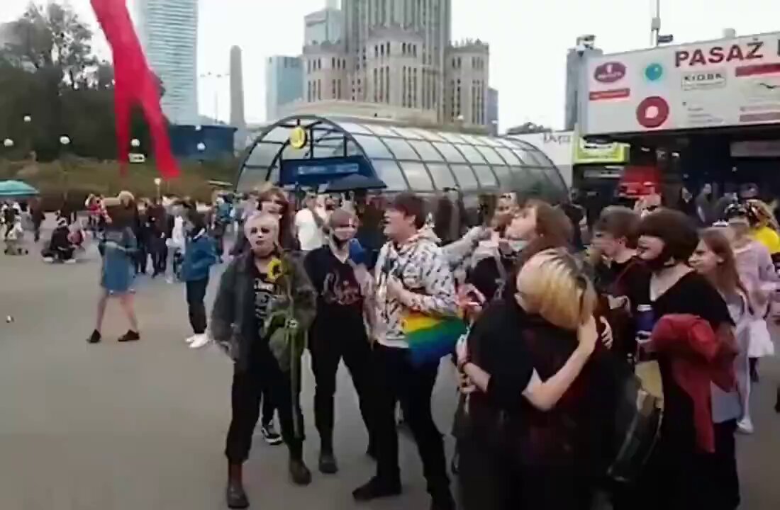 Собаки - Харам! ☝🏻 Квадробоберы - халяль! ☝️ Левые ебанутые стоят на страже прав мусульман 🌈🏳‍🌈🇵🇸❤️. И везде белые ебанутые бабы.