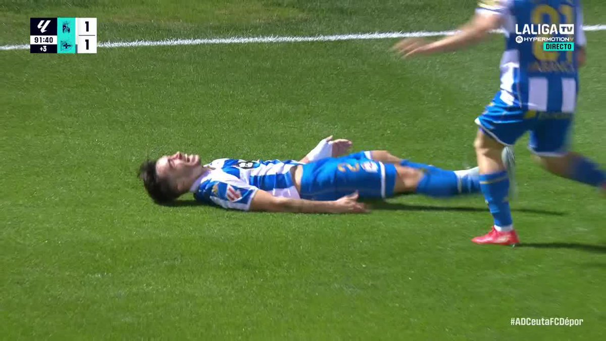 Se ha quedado una buena noche para que Adrià Altimira firme uno de los GOLES DE LA JORNADA 🔥🤯 Un golazo y tres puntos de ORO que se van para La Coruña🔵⚪️ #LALIGAHYPERMOTION