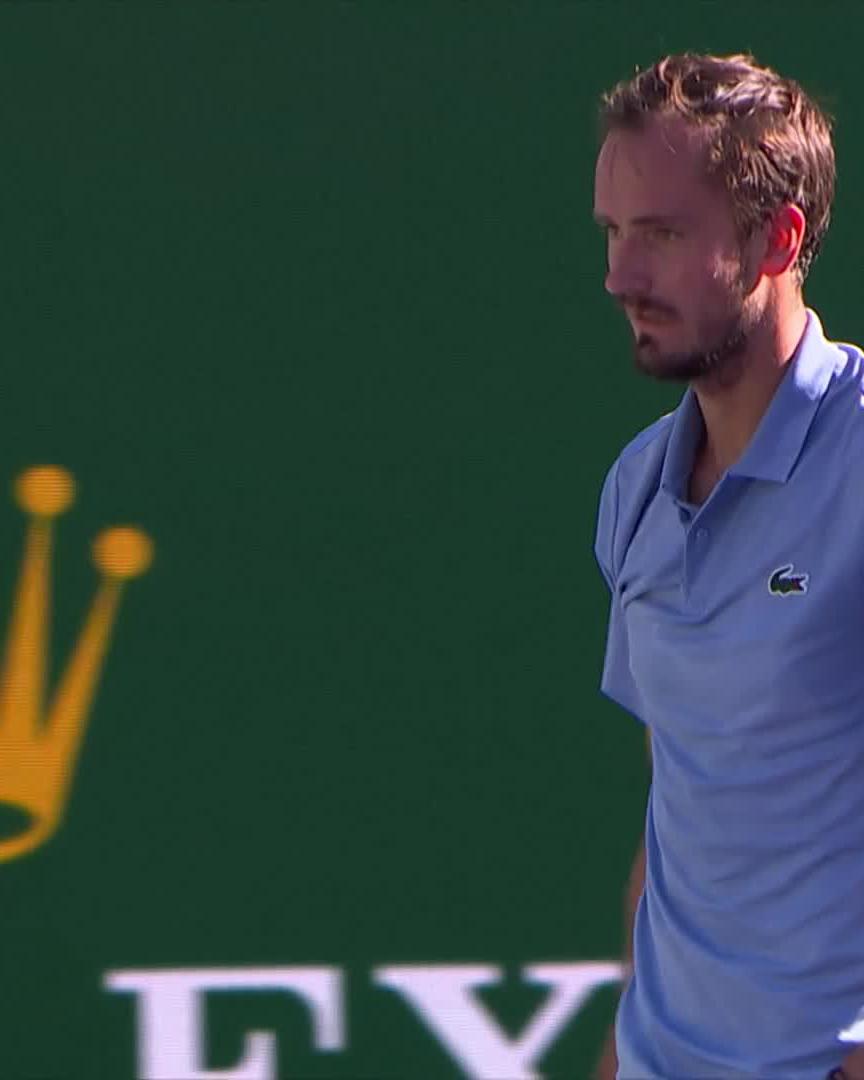 Flawless first set 💪 Daniil Medvedev takes a 6-3 lead over the World No.1 #TennisParadise