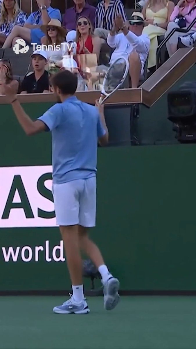 Un. Real 😮‍💨 Daniil Medvedev NAILED this backhand! BNP Paribas Open | #TennisParadise