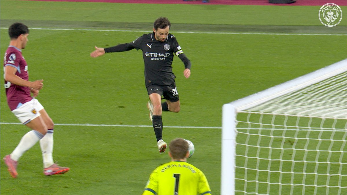 A lovely finish from Bernardo Silva 🩵