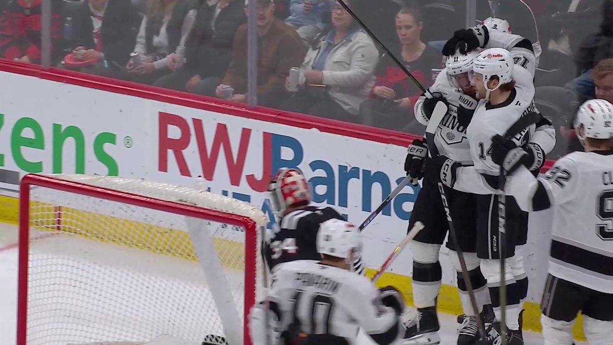 ANZE KOPITAR 🗣️ That's his 1,307th career point, tying him with Marcel Dionne for the most points in LA Kings history.