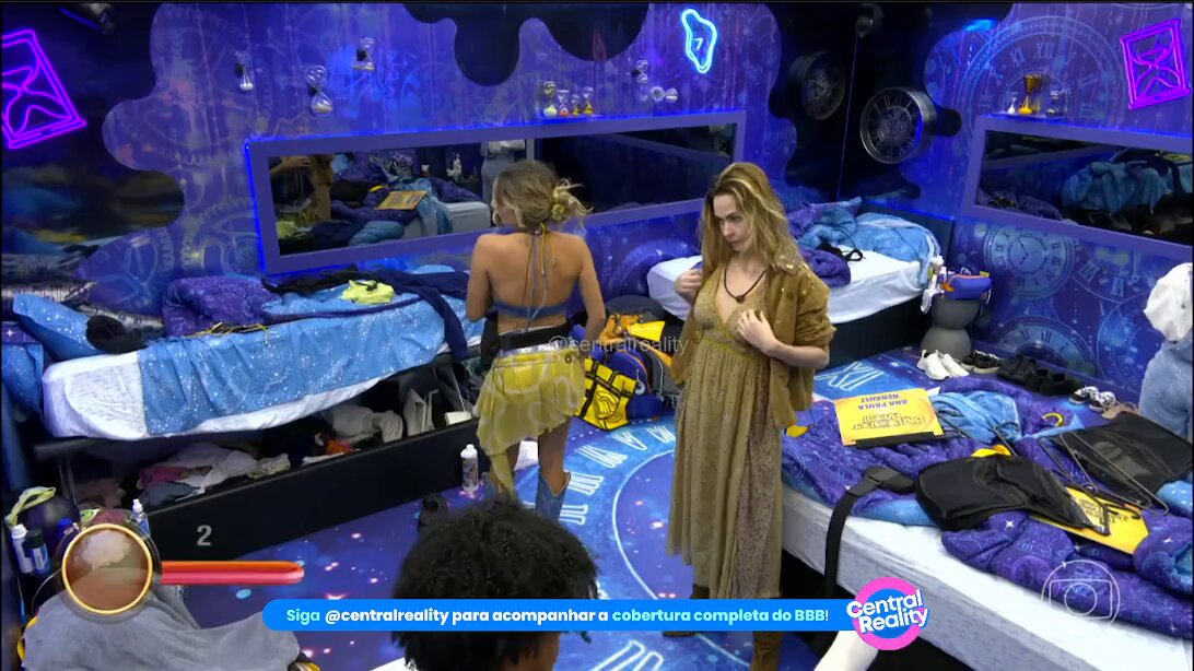 A edição passou a Ana Paula escolhendo não ir para a festa por não ter se sentido confortável com a roupa da festa #BBB26