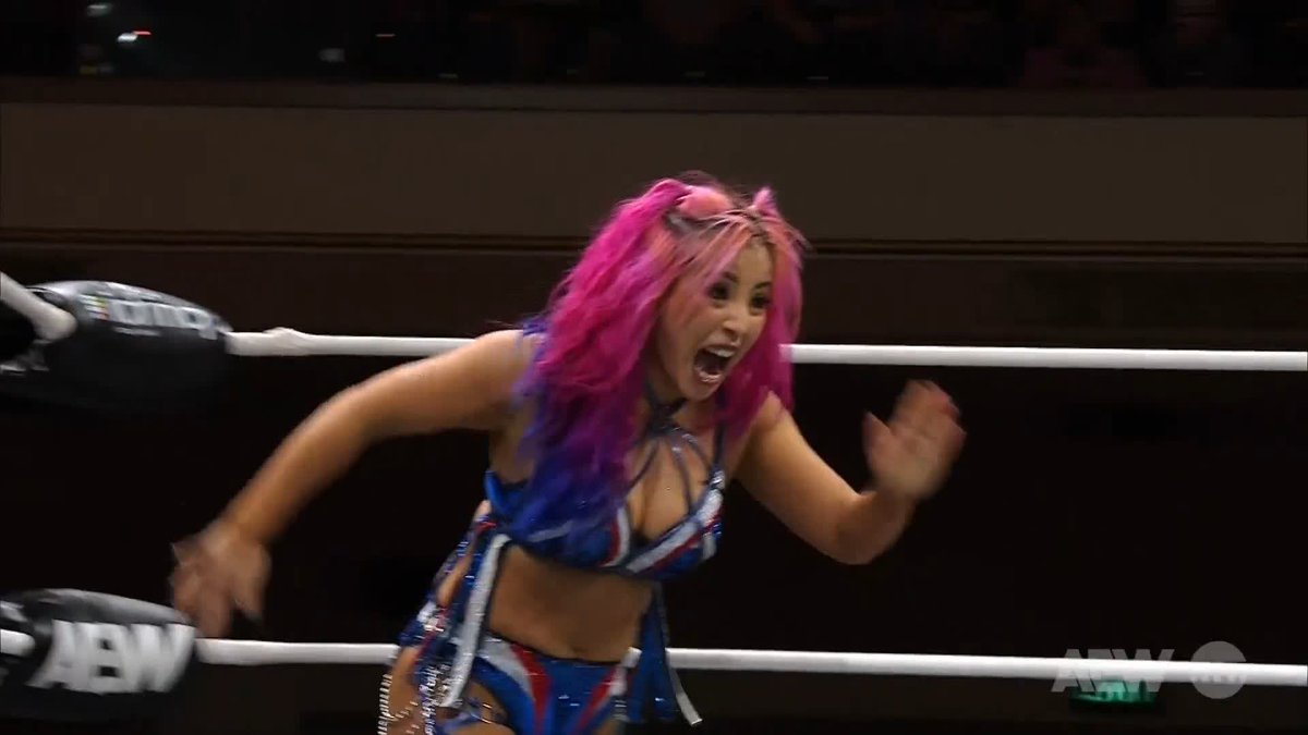 Colossal Lena Kross レナ・クロス gets the win with AUTHORITY! Watch #AEWCollision on TNT &amp; HBO Max