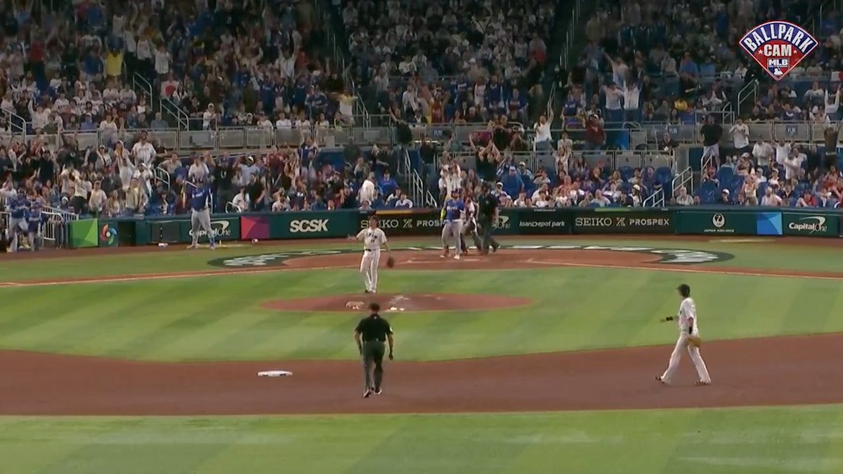 This angle of Wilyer Abreu's go-ahead three-run homer against Japan 🤩 #BallparkCam | #WorldBaseballClassic