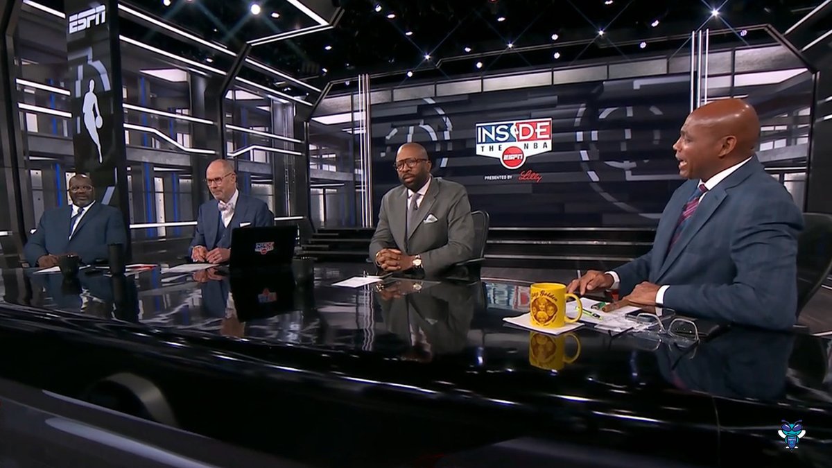 🗣️ Charles Barkley on the Hornets' upcoming 7-game homestand: "They gotta go 6-1 at home... 6-1, at least!" They'll face the Heat, Magic, Grizzlies, Kings, Knicks, 76ers, and Celtics. 🤔