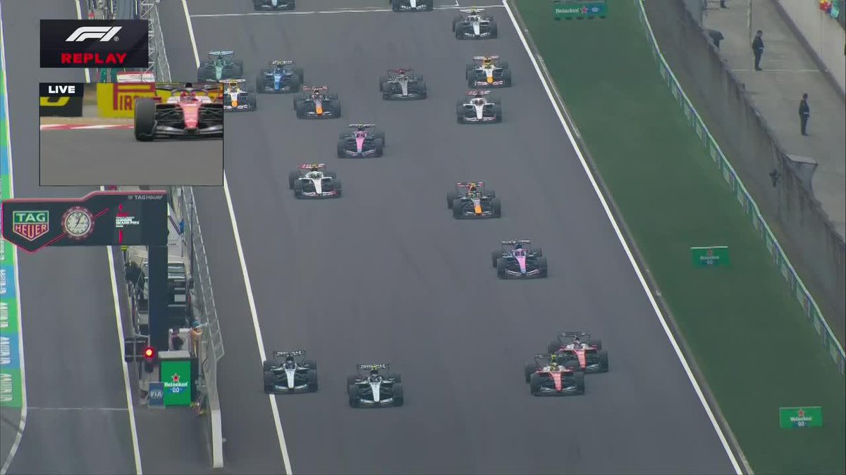 🏎️ ¡ESTÁS LOCO, FRANCO! Colapinto dejó pintados a los Racing Bulls en la largada y se metió en la pelea del #ChineseGP. ▶️ Mirá la 🏁 #F1 en el Plan Premium de #DisneyPlus