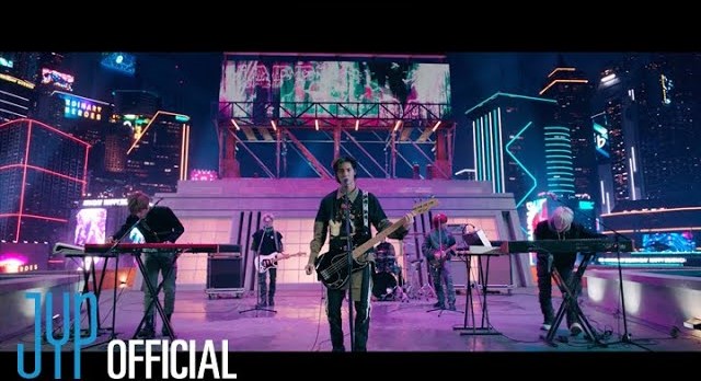 new kpop fans will never know how big this song was