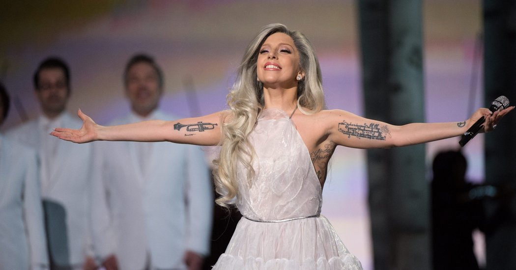 Lady Gaga performing a medley from The Sound of Music at the #Oscars (2015)