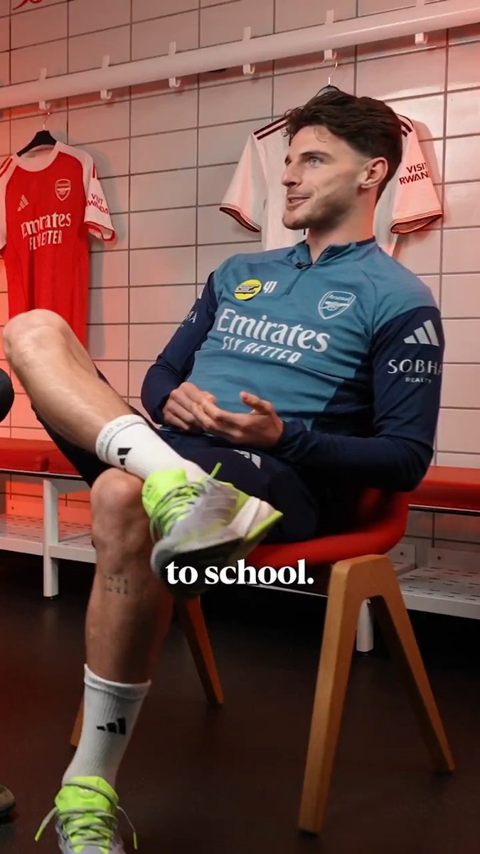 "He FaceTimed me the other day and he had his school uniform on" 😅 When Declan Rice spoke about how comfortable Max Dowman is with the Arsenal first team already 🤝