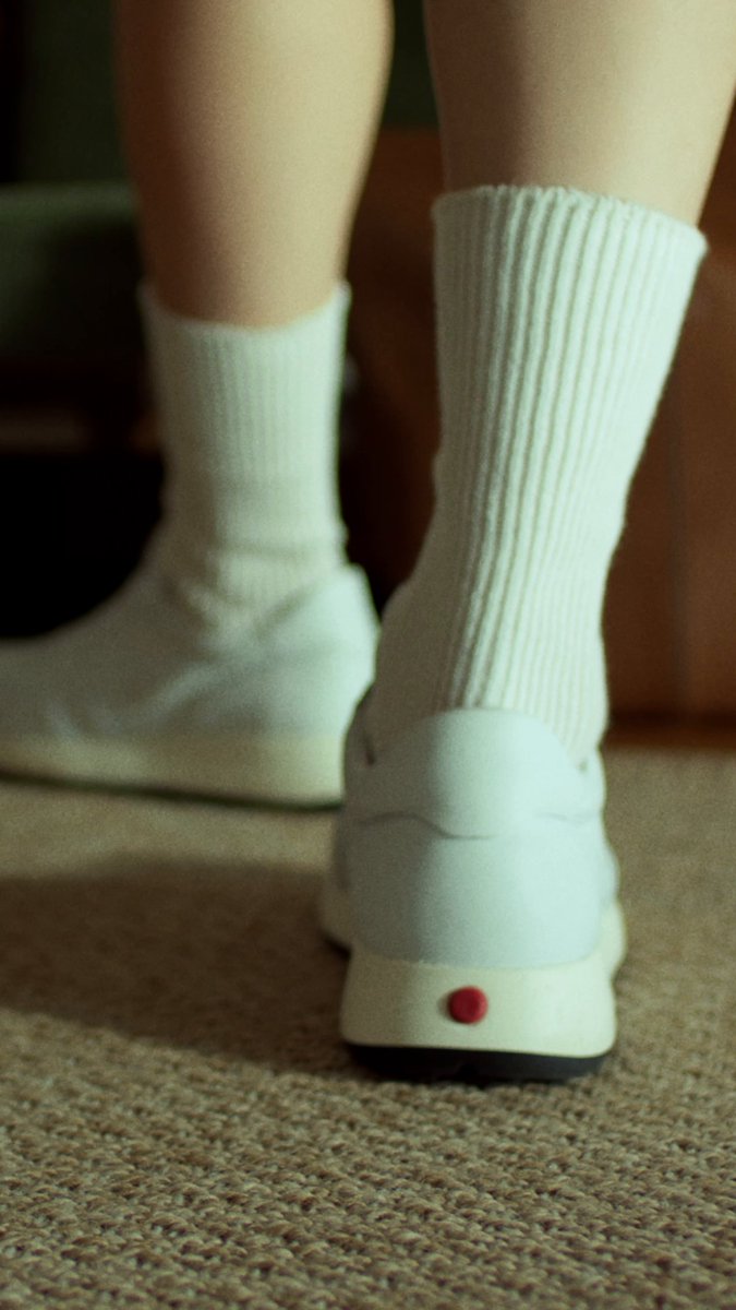 A signature detail, iconic from every angle. Leave your mark and make each step count in the Red Dot Sneakers, as worn by Tod’s Brand Ambassador Jungwoo. Tod’s Creative Director: Matteo Tamburini #TodsSS26 #Tods