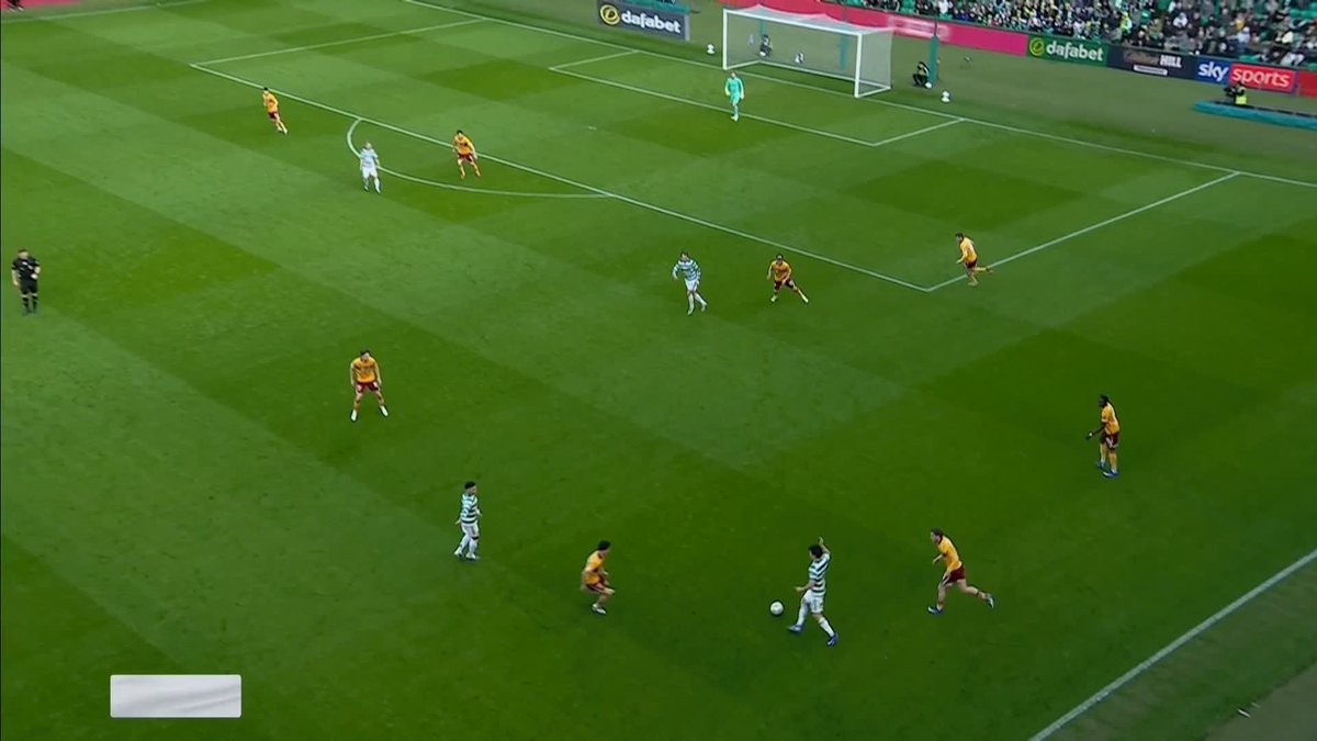 🗣️ "We've seen them given" 🗣️ "He shouldn't need to go to VAR to say that it's a penalty" James McFadden and Kris Boyd analyse some of the big calls from Celtic's 3-1 victory over Motherwell ⤵️