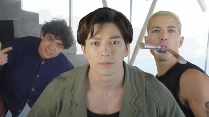 Zoro can survive 100 assassins but can Mackenyu survive... his cast mates???
