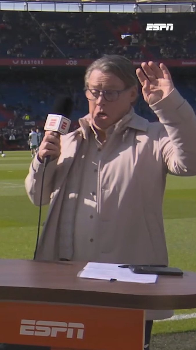 Eerste aanval van vandaag in De Kuip is een feit 💡😂 #feyexc