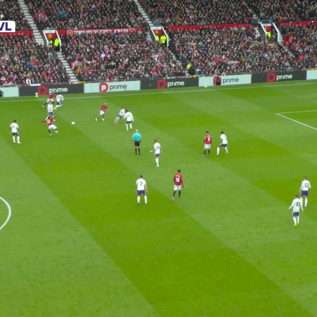 "Dalot...It's DALOT... It's over!" 🙃 #SSPremierLeague #MUNAVL
