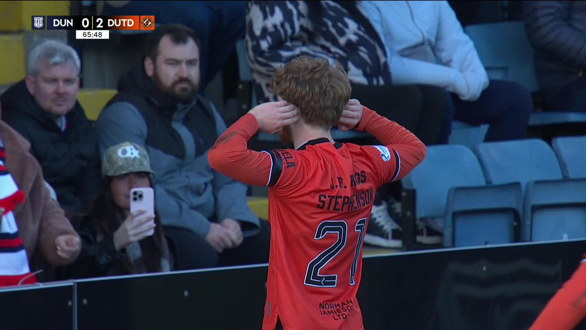 It's joy for the Tangerines! 🍊 Luca Stephenson doubles Dundee United FC's lead in the derby 🙌 𝑃𝑟𝑒𝑠𝑒𝑛𝑡𝑒𝑑 𝑏𝑦 SBK | 18+ | 𝑃𝑙𝑒𝑎𝑠𝑒 𝐺𝑎𝑚𝑏𝑙𝑒 𝑅𝑒𝑠𝑝𝑜𝑛𝑠𝑖𝑏𝑙𝑦