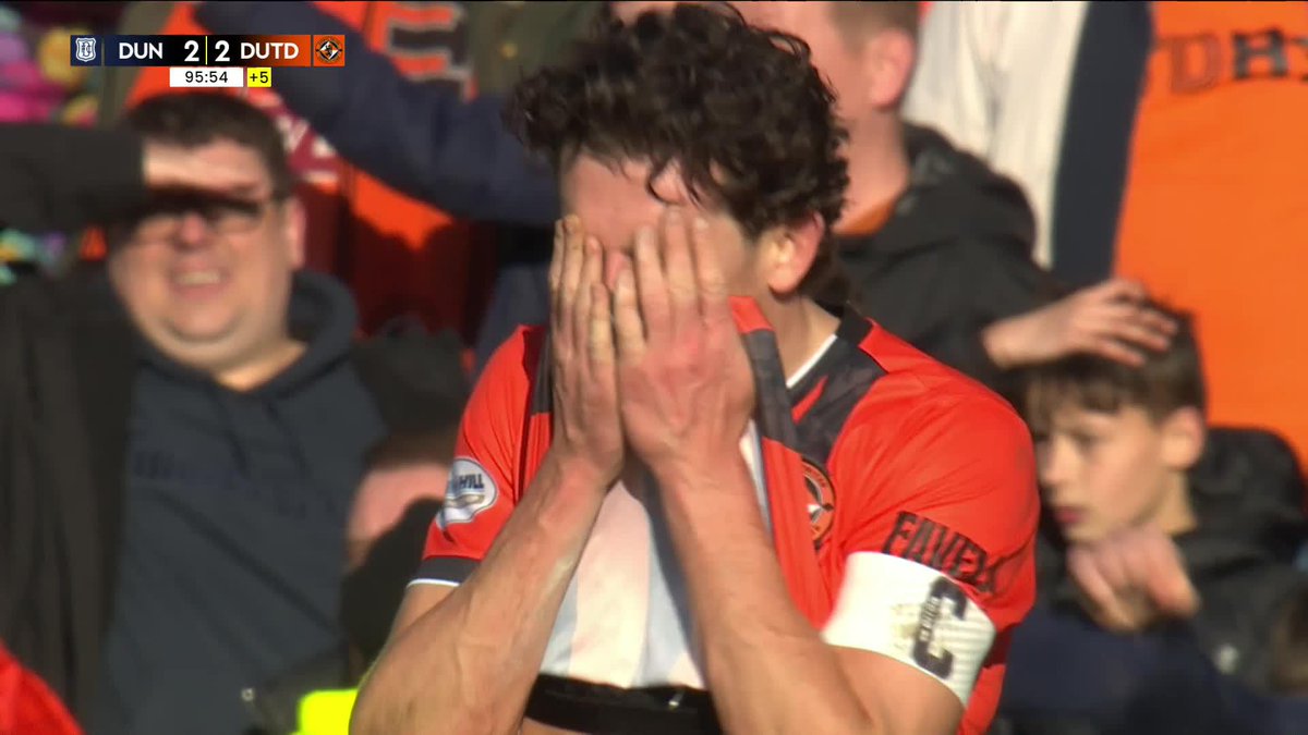 TWO STOPPAGE TIME GOALS FOR DUNDEE! 😱😱 Dundee United captain Ross Graham heads into his own net and the derby finishes 2-2 🤯 𝑃𝑟𝑒𝑠𝑒𝑛𝑡𝑒𝑑 𝑏𝑦 SBK | 18+ | 𝑃𝑙𝑒𝑎𝑠𝑒 𝐺𝑎𝑚𝑏𝑙𝑒 𝑅𝑒𝑠𝑝𝑜𝑛𝑠𝑖𝑏𝑙𝑦