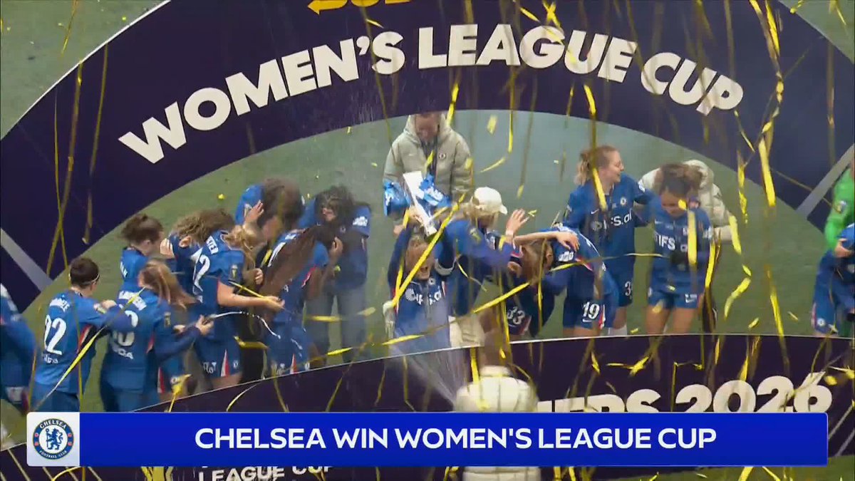 CHELSEA LIFT THE LEAGUE CUP TROPHY! 🏆🔵