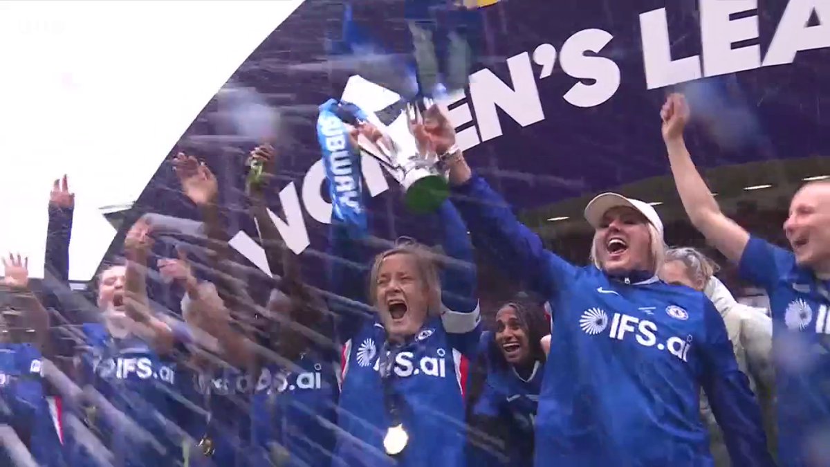 Chaos! 🤣 Chelsea are the winners of the Women's League Cup 2026 🏆🤩