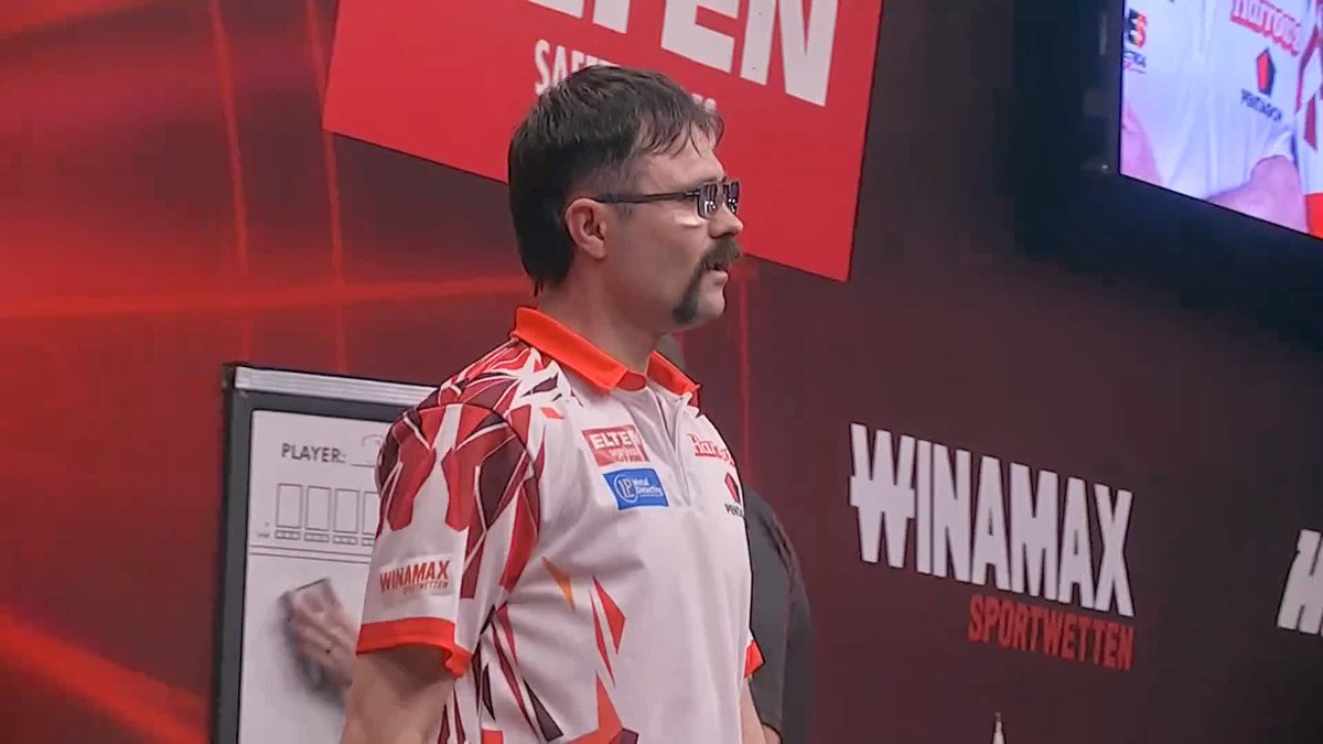 HETA DOWNS HOME HERO SPRINGER 🇦🇺 Damon Heta comes back from 4-1 down to defeat last German standing Niko Springer in another last-leg decider to reach the semi-finals! 📺 #ET2