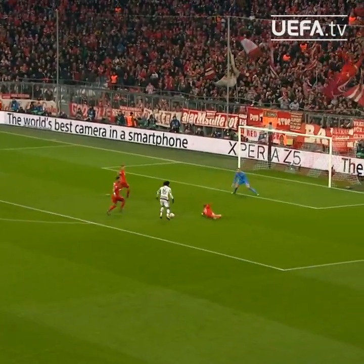 Este enganche de Juan Guillermo Cuadrado contra el Bayern Munich por Champions League es de crack mundial