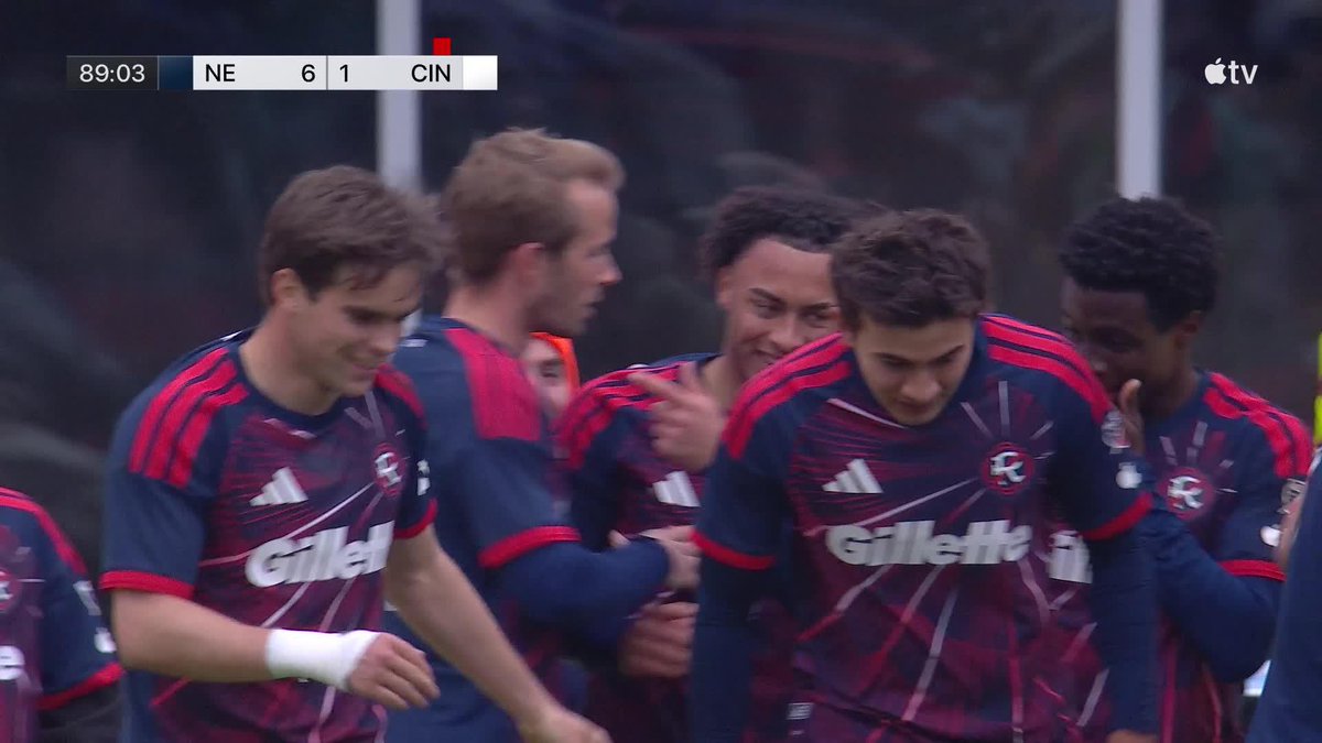 RAMPANT REVOLUTION. 😳 Peyton Miller for SIX. What a day for New England.