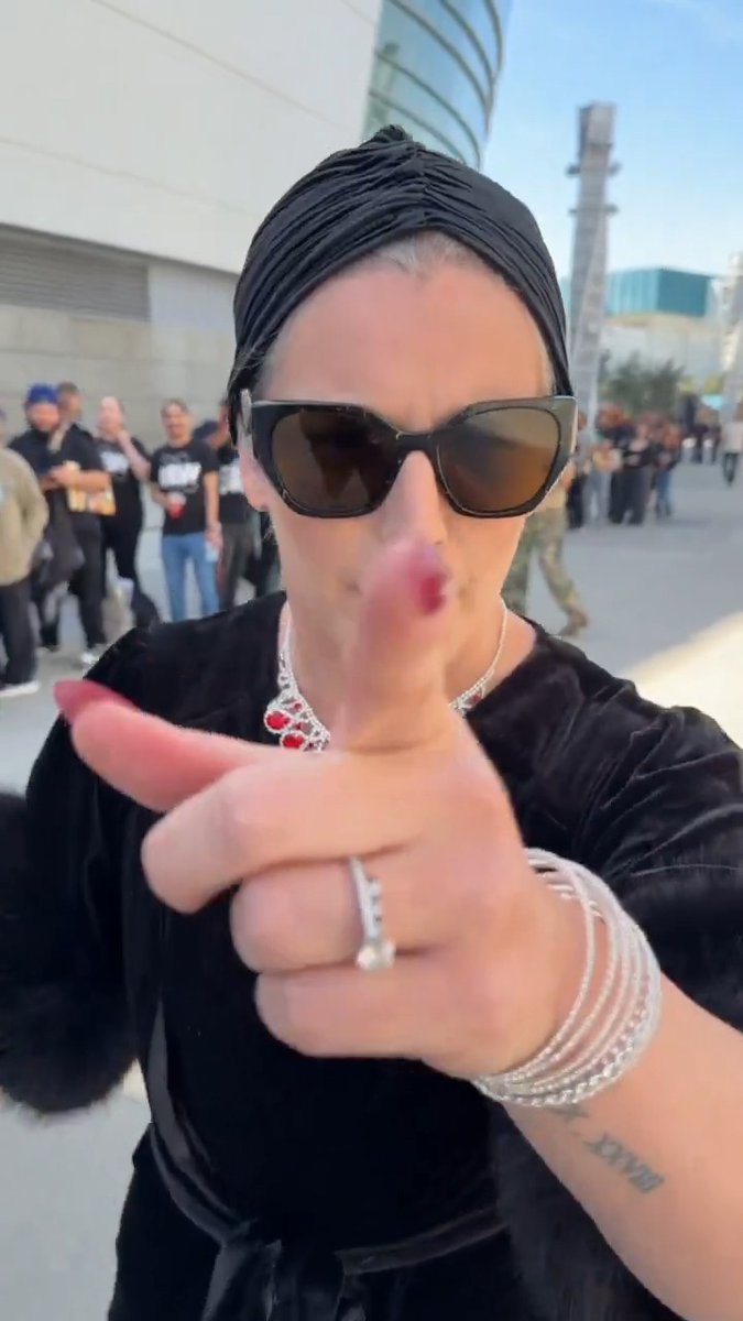 As she mingled with fans at the DC x AEW Comic Signing, "Timeless" Toni Storm wanted you to know: #AEWRevolution is just hours away – and it's the first ever live PPV on International fans, head over to and subscribe NOW!