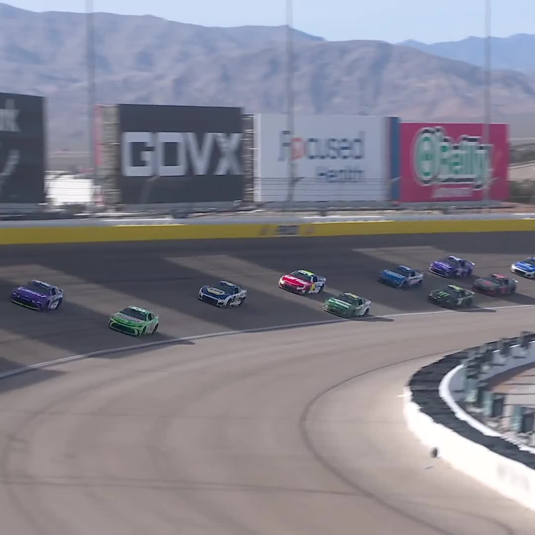 Denny with a big run on the outside! The No. 11 is back out front!