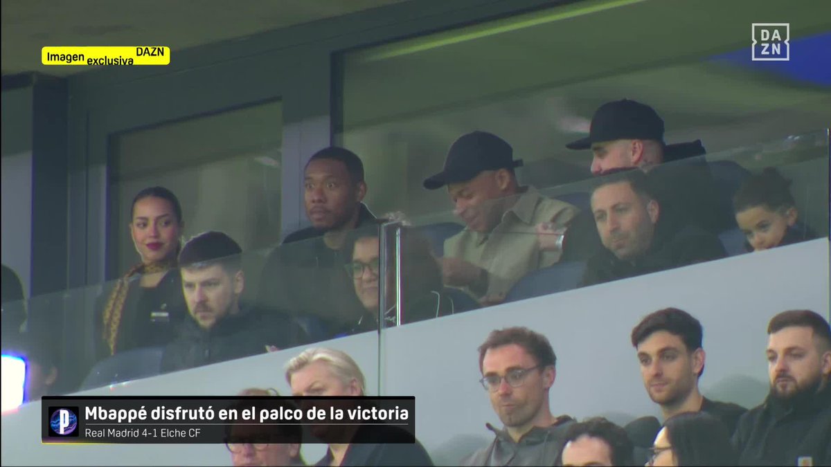 Mbappé vivió con muuuuucha intensidad el partido del Real Madrid... desde el palco 😁 #ELPOST ⚽