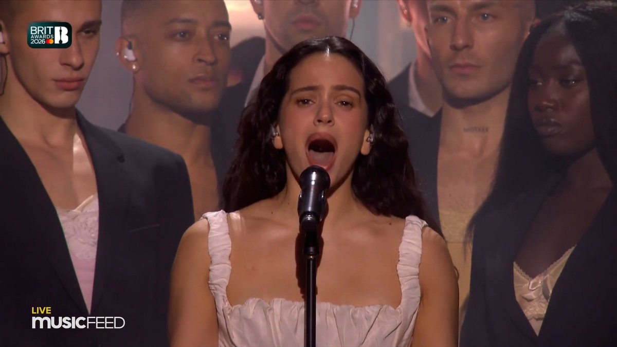 La Orquesta Heritage, que ya acompañó a Rosalía en los premios Brit Awards, volverá a unirse a la artista en su gira mundial ‘LUX TOUR’.