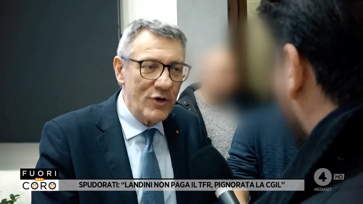 Il caso di un lavoratore CGIL a cui non è stato pagato il TFR, abbiamo chiesto spiegazioni a Maurizio Landini. Il servizio completo di Andrea Catino a #Fuoridalcoro è su Mediaset Infinity